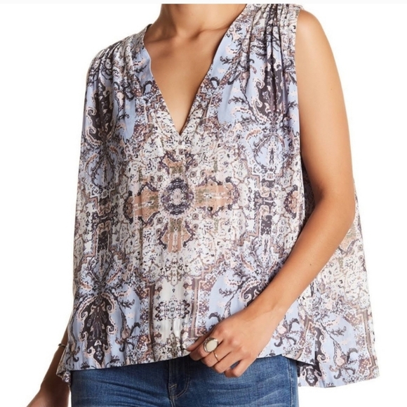 FREE PEOPLE Darcy printed swing top. Size small - Picture 3 of 15